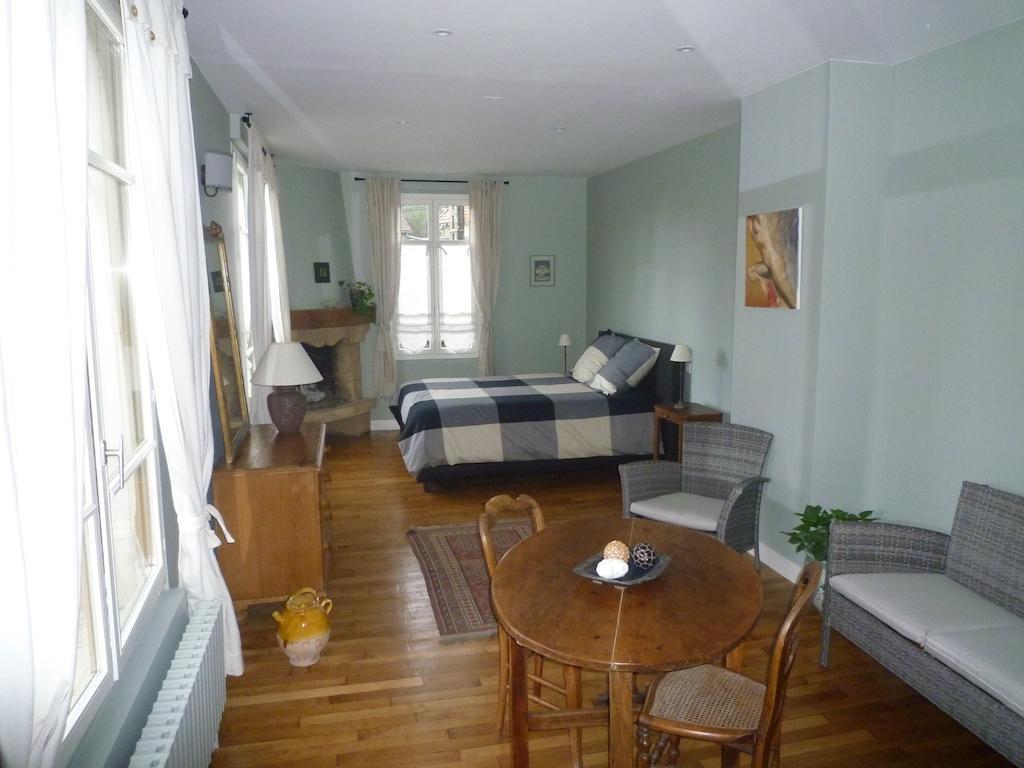 Chambre D'Hote La Bacotterie Bois-le-Roi  Oda fotoğraf