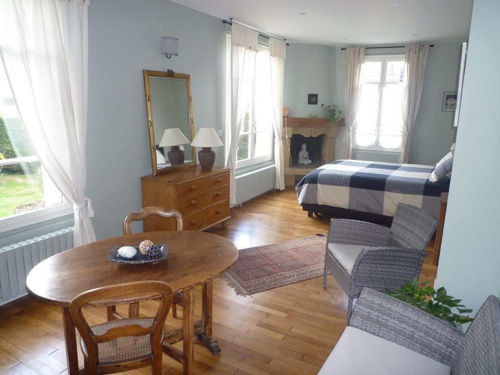 Chambre D'Hote La Bacotterie Bois-le-Roi  Oda fotoğraf